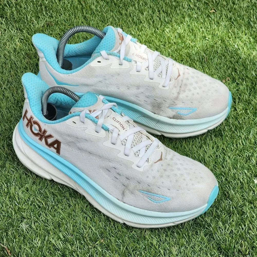 HOKA CLIFTON 9 - Womens Athletic Shoes - SIZE 8.D WIDE